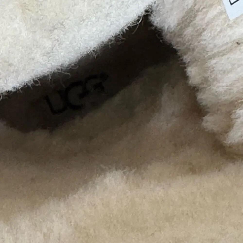 Ugg brown/ tan fur lined mixon leather boots size 5.5